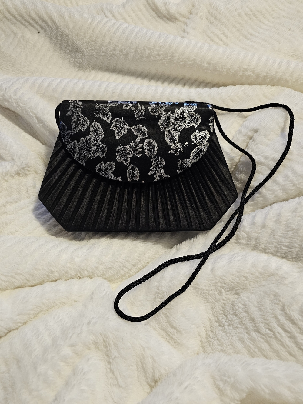 Vintage Genie Black and Silver Satin Pleated Evening Bag - EUC